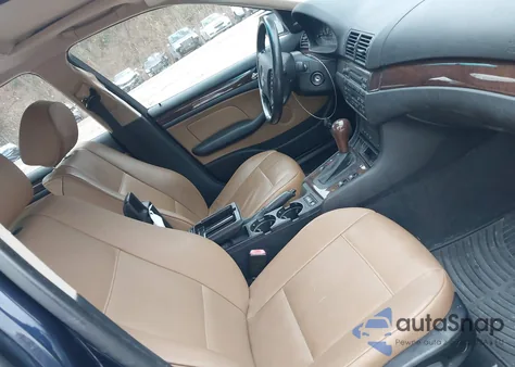 2004 BMW 325Xi z USA, uszkodzony, nr VIN WBAEU334X4PR07052